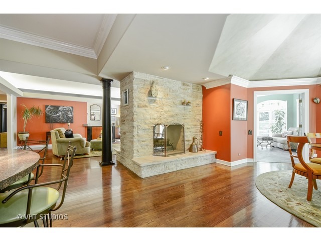 For Sale: 130 Haverton Way Barrington, IL 60010