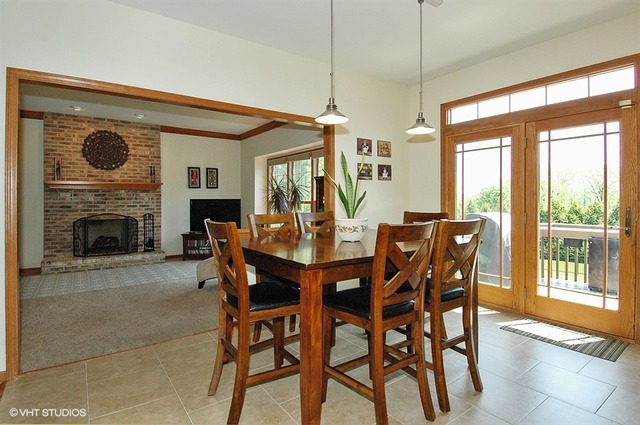 For Sale: 3619 Oakleaf Ln Crystal Lake, IL 60012
