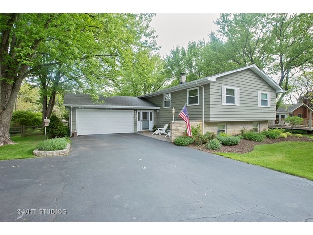 For Sale: 4506 David Ln Crystal Lake, IL 60014