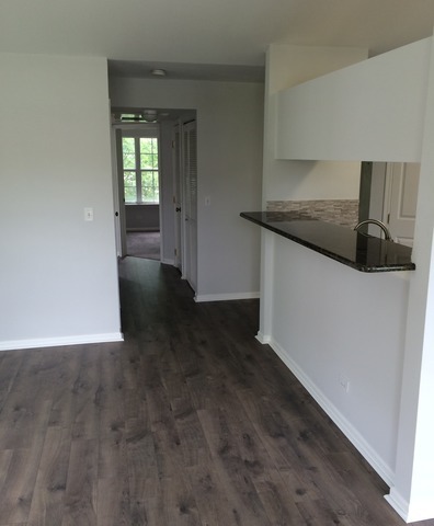 For Sale: 1645 Carlemont Dr #D Crystal Lake, IL 60014