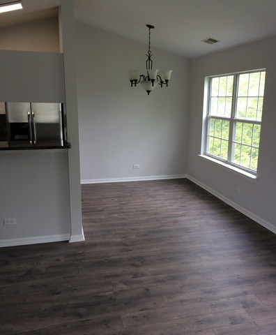 For Sale: 1645 Carlemont Dr #D Crystal Lake, IL 60014