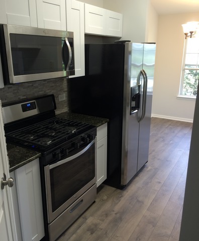 For Sale: 1645 Carlemont Dr #D Crystal Lake, IL 60014
