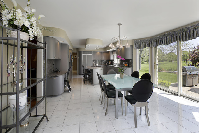 For Sale: 1003 Saunders Rd Deerfield, IL 60015