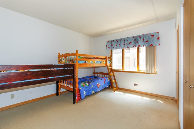For Sale: 820 Graceland Ave #APT 206 Des Plaines, IL 60016