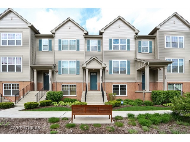 For Sale: 1251 Evergreen Ave Des Plaines, IL 60016