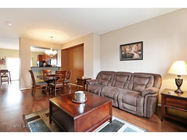 For Sale: 1251 Evergreen Ave Des Plaines, IL 60016