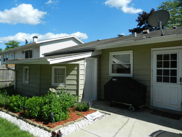 For Sale: 732 Debra Dr Des Plaines, IL 60016