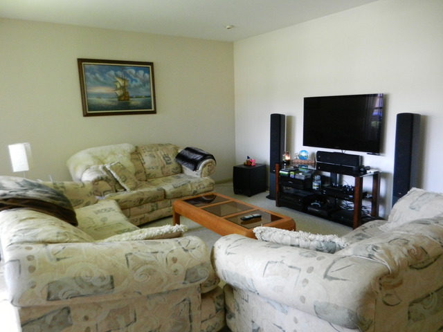 For Sale: 732 Debra Dr Des Plaines, IL 60016