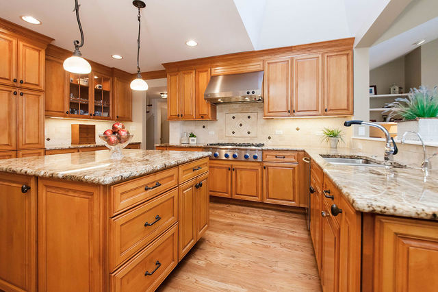 1545 Woodview Ln
