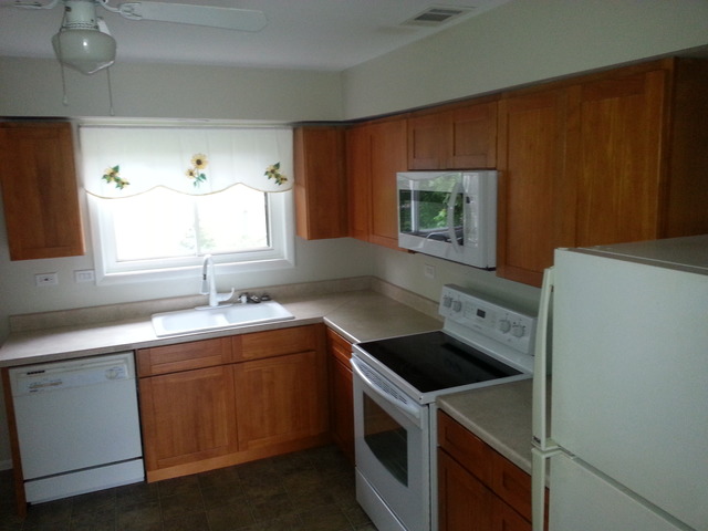 For Sale: 622 Cobblestone Cir #APT D Glenview, IL 60025