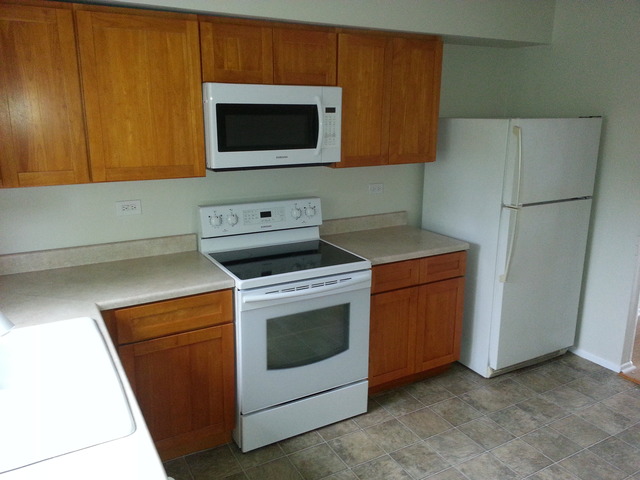 For Sale: 622 Cobblestone Cir #APT D Glenview, IL 60025