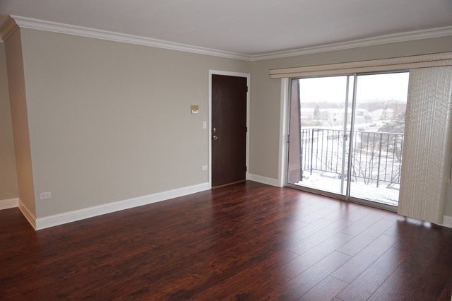 For Sale: 602 Cobblestone Cir #E Glenview, IL 60025