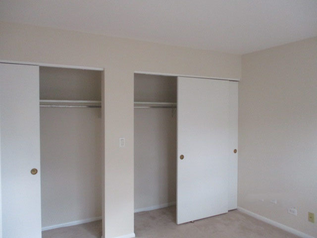 102 Bristol Ct