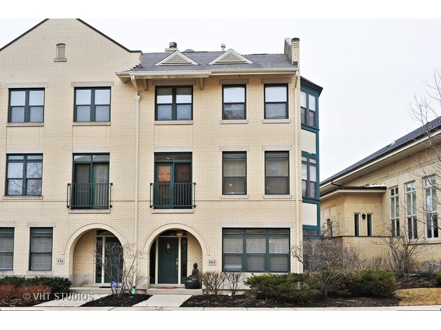 For Sale: 162 Whistler Rd Highland Park, IL 60035