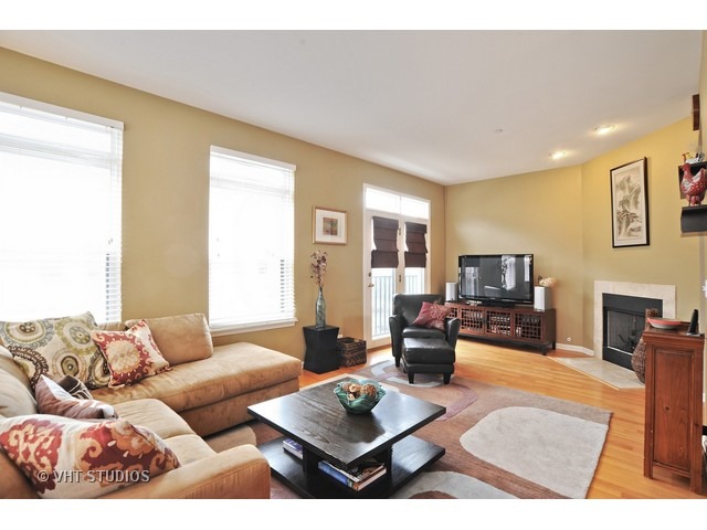 For Sale: 162 Whistler Rd Highland Park, IL 60035