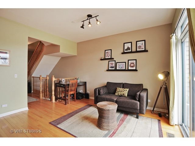For Sale: 162 Whistler Rd Highland Park, IL 60035