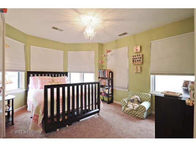 For Sale: 162 Whistler Rd Highland Park, IL 60035