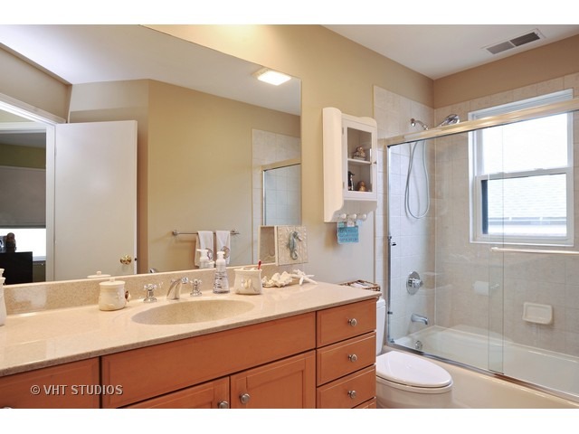 For Sale: 162 Whistler Rd Highland Park, IL 60035