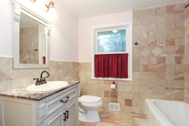 For Sale: 1450 Ferndale Ave Highland Park, IL 60035