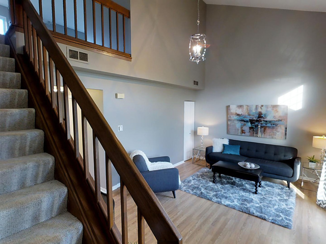 3322 Greenwich Ln