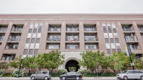 2440 N Lakeview Ave #18D