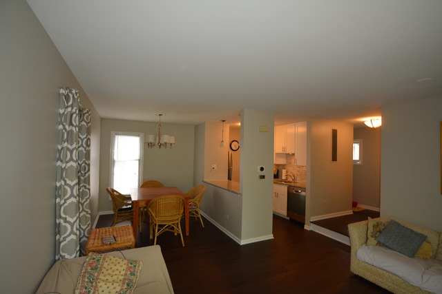 For Sale: 17 E North Ave #APT 2 Lake Bluff, IL 60044