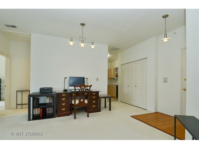 For Sale: 3317 Stratford Ct #3E Lake Bluff, IL 60044