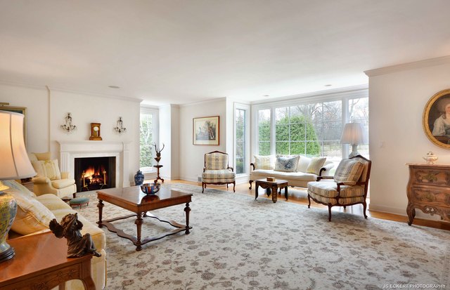 990 E Illinois Rd