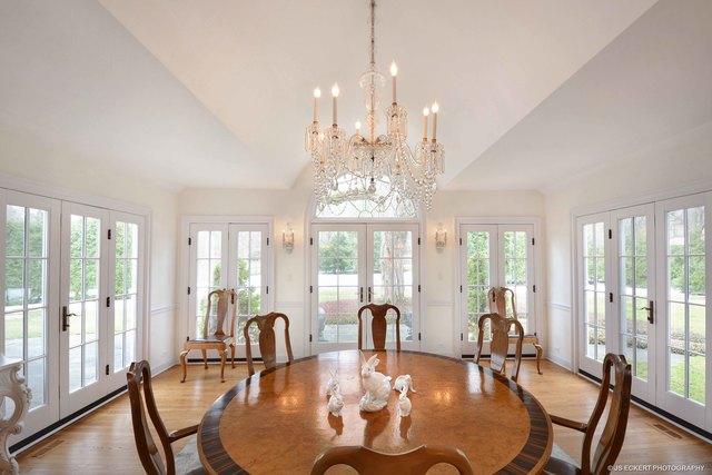 990 E Illinois Rd