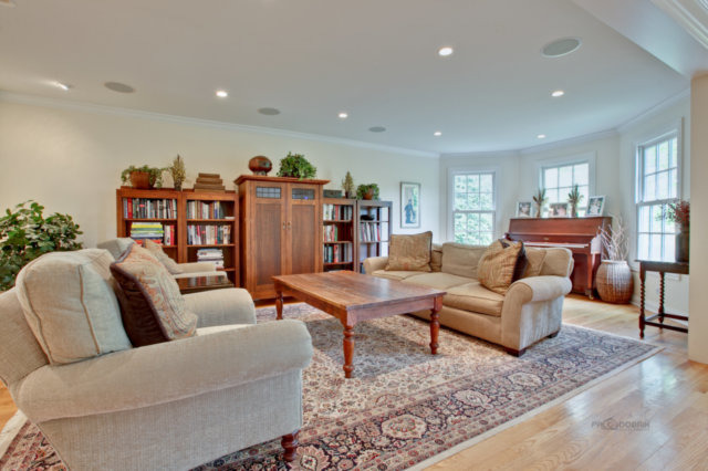 For Sale: 250 S Basswood Rd Lake Forest, IL 60045