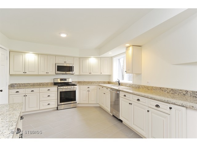 For Sale: 31 Sequoia Rd Lake Zurich, IL 60047