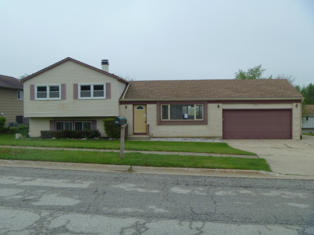 For Sale: 201 Canterbury Dr Mchenry, IL 60050