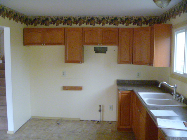 For Sale: 201 Canterbury Dr Mchenry, IL 60050