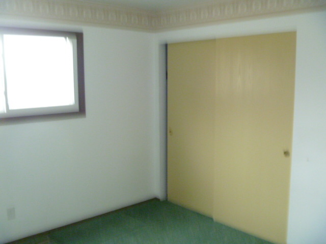 For Sale: 201 Canterbury Dr Mchenry, IL 60050