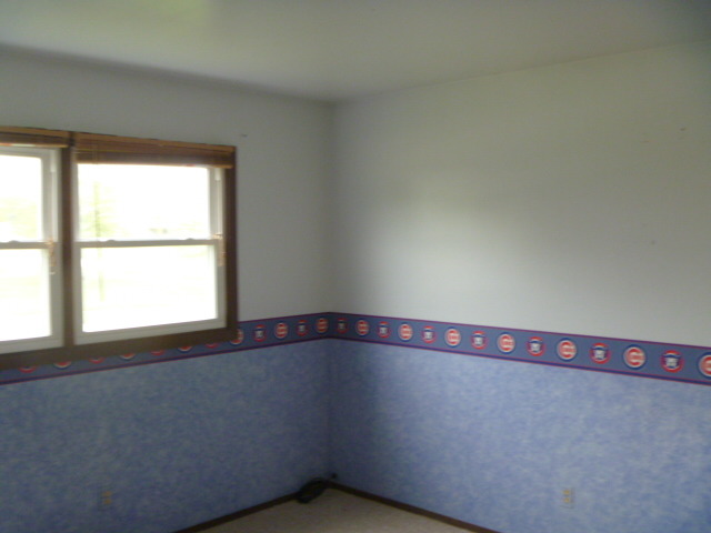 For Sale: 201 Canterbury Dr Mchenry, IL 60050