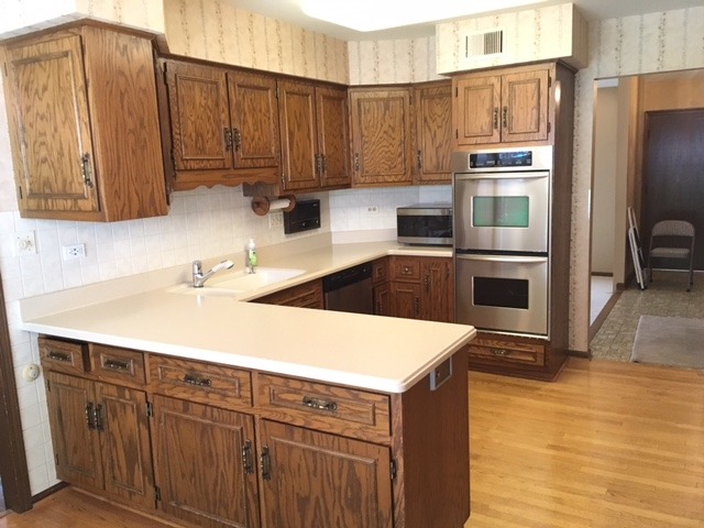 For Sale: 7832 Arcadia St Morton Grove, IL 60053