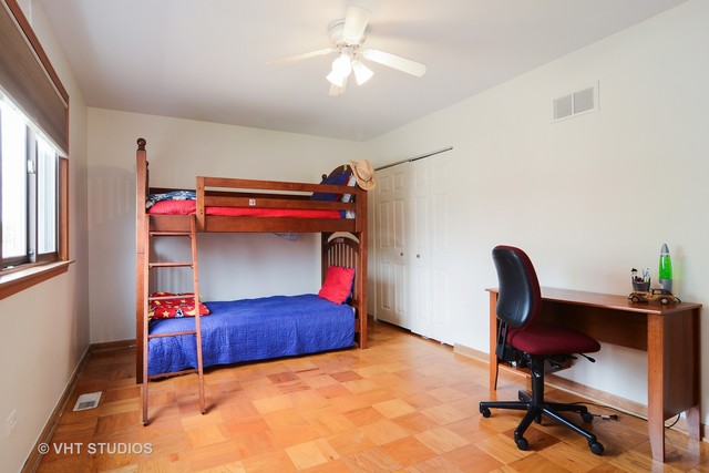 1707 W Catalpa Ln