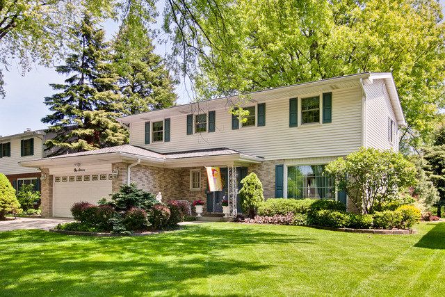 For Sale: 111 S Kenilworth Ave Mount Prospect, IL 60056