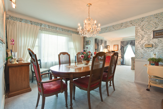 For Sale: 111 S Kenilworth Ave Mount Prospect, IL 60056