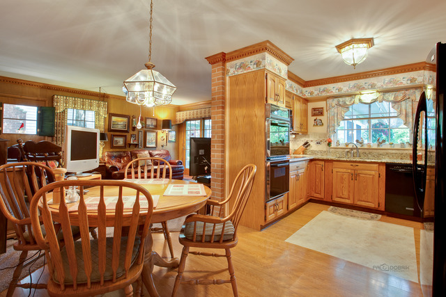 For Sale: 111 S Kenilworth Ave Mount Prospect, IL 60056