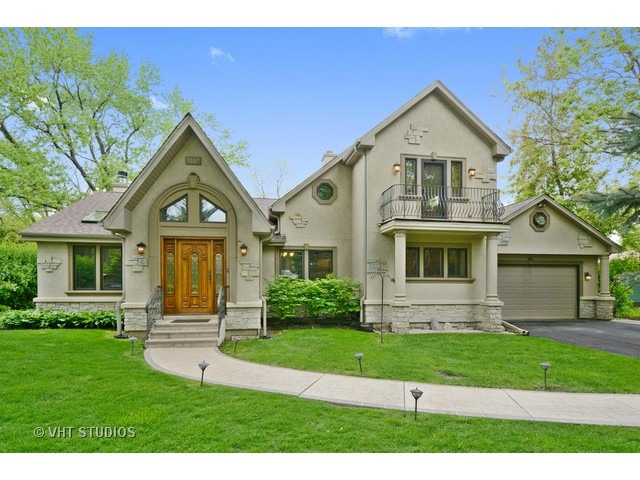 For Sale: 1007 N Meadow Ln Mount Prospect, IL 60056