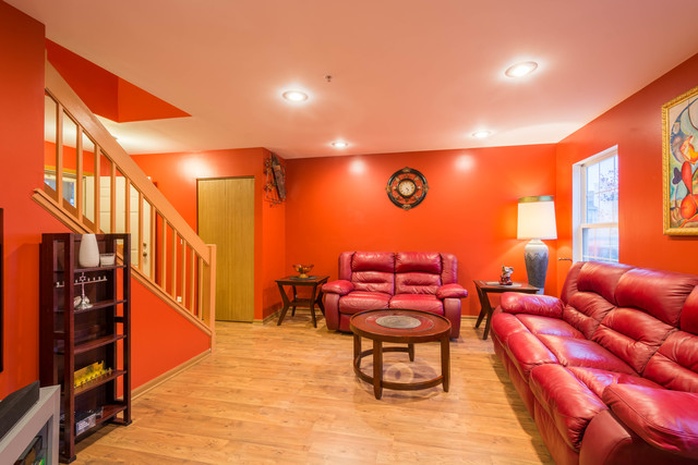 1323 Orleans Dr