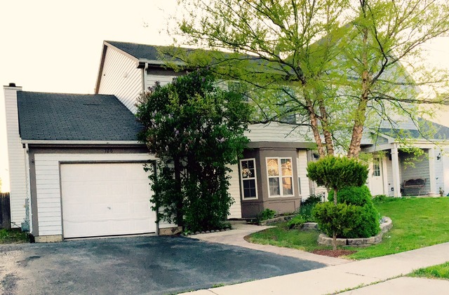 For Sale: 126 Pinehurst Dr Mundelein, IL 60060