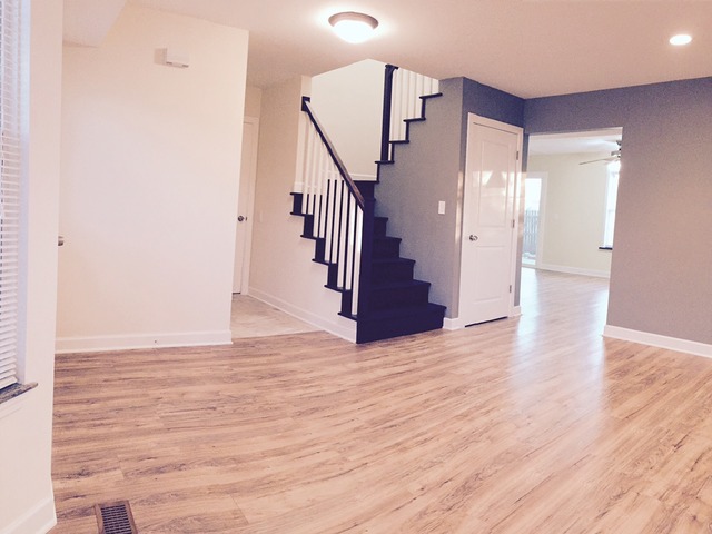 For Sale: 126 Pinehurst Dr Mundelein, IL 60060
