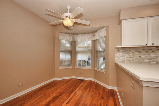 For Sale: 550 Bunker Hill Ct Mundelein, IL 60060