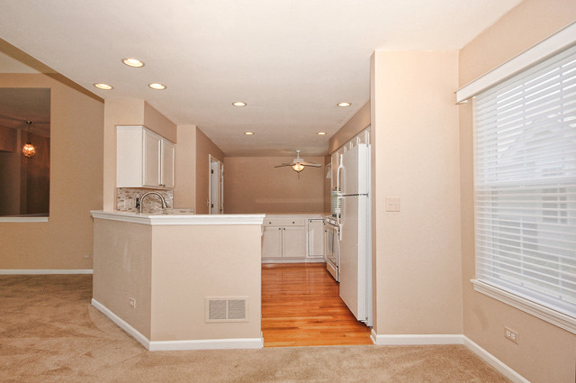 For Sale: 550 Bunker Hill Ct Mundelein, IL 60060