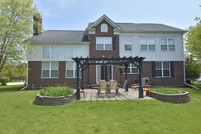 For Sale: 234 W Congressional Ct Vernon Hills, IL 60061