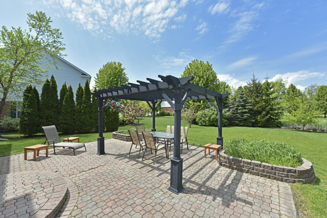 For Sale: 234 W Congressional Ct Vernon Hills, IL 60061