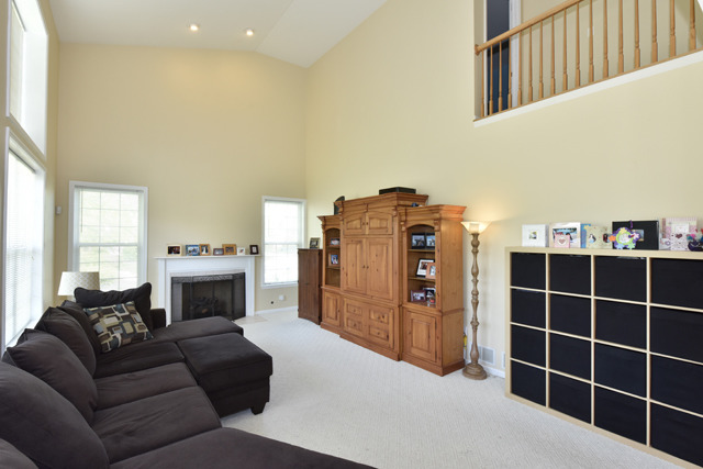 For Sale: 234 W Congressional Ct Vernon Hills, IL 60061