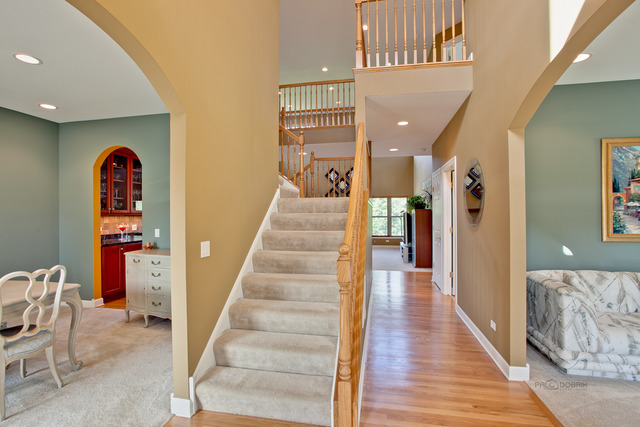 For Sale: 2120 Beaver Creek Dr Vernon Hills, IL 60061